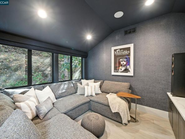 121 Tappan Ln, Orinda CA 94563