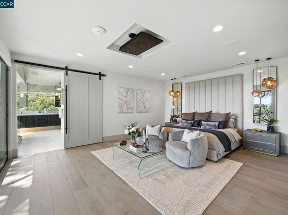 121 Tappan Ln, Orinda CA 94563