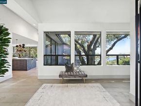 121 Tappan Ln, Orinda CA 94563