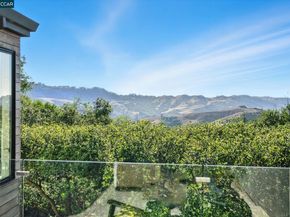 121 Tappan Ln, Orinda CA 94563