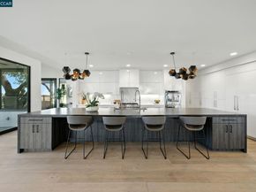 121 Tappan Ln, Orinda CA 94563