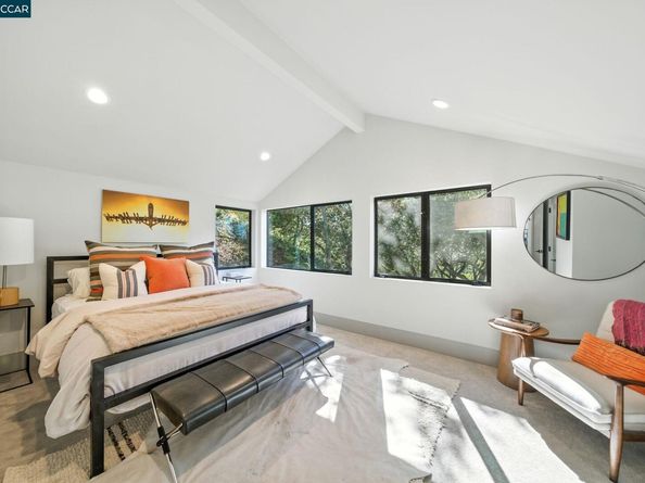 121 Tappan Ln, Orinda CA 94563