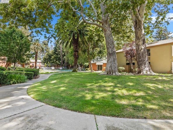 810 Oak Grove Rd 106, Concord CA 94518