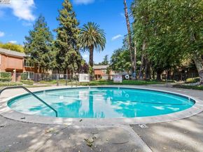 810 Oak Grove Rd 106, Concord CA 94518