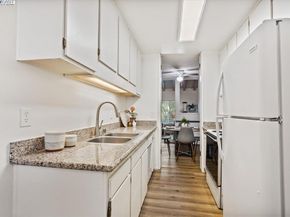 810 Oak Grove Rd 106, Concord CA 94518