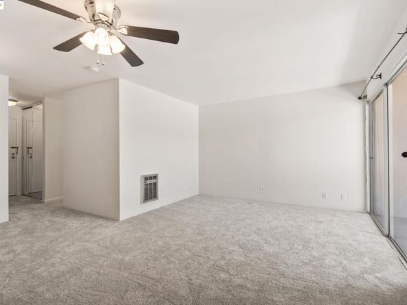 288 Whitmore St 310B, Oakland CA 94611