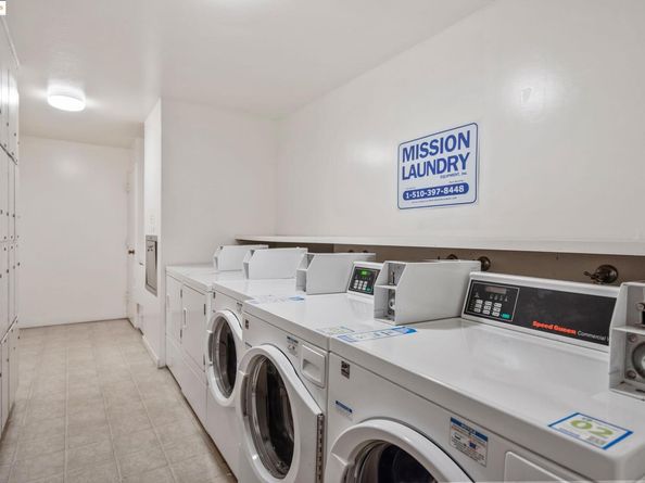 288 Whitmore St 310B, Oakland CA 94611