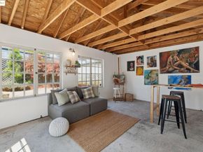 1020 E 19th St, Oakland CA 94606