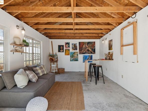 1020 E 19th St, Oakland CA 94606