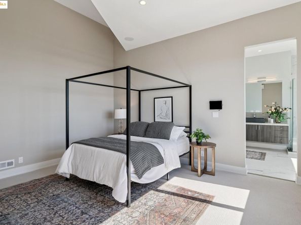 25 Diablo Dr, Oakland CA 94611