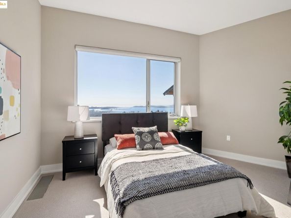 25 Diablo Dr, Oakland CA 94611