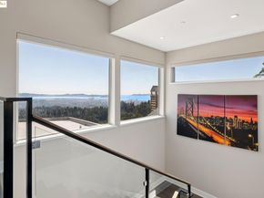 25 Diablo Dr, Oakland CA 94611