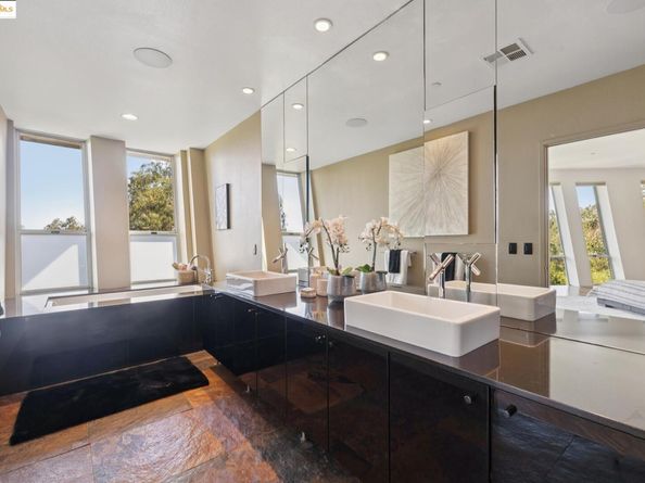 6343 Skyline Blvd, Oakland CA 94611