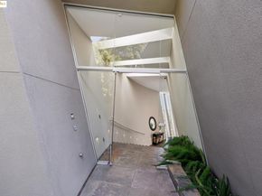 6343 Skyline Blvd, Oakland CA 94611