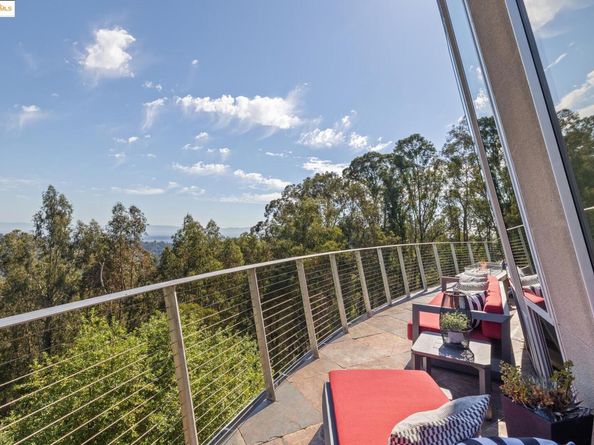 6343 Skyline Blvd, Oakland CA 94611