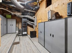 6343 Skyline Blvd, Oakland CA 94611