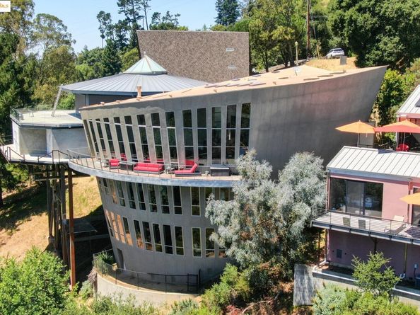 6343 Skyline Blvd, Oakland CA 94611