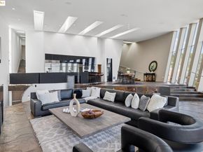 6343 Skyline Blvd, Oakland CA 94611