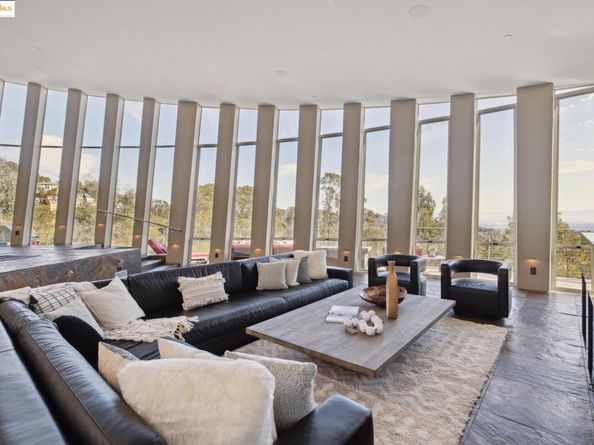 6343 Skyline Blvd, Oakland CA 94611