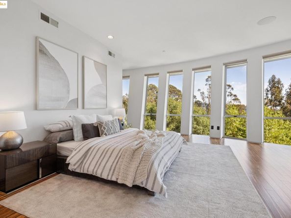 6343 Skyline Blvd, Oakland CA 94611