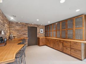 6343 Skyline Blvd, Oakland CA 94611