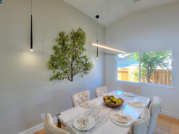 118 Sparrow Dr, Hercules CA 94547