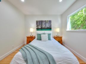 118 Sparrow Dr, Hercules CA 94547
