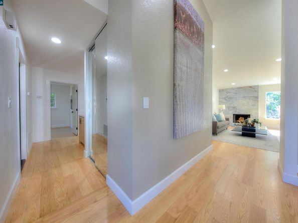 118 Sparrow Dr, Hercules CA 94547
