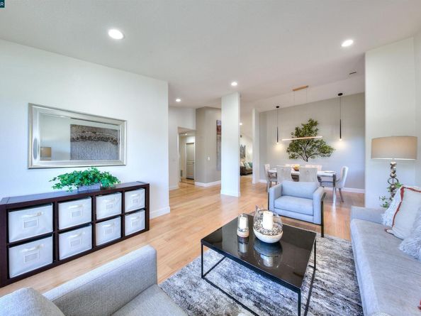 118 Sparrow Dr, Hercules CA 94547