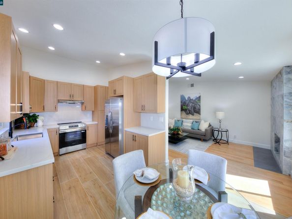 118 Sparrow Dr, Hercules CA 94547