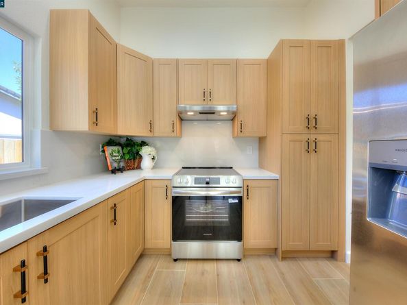 118 Sparrow Dr, Hercules CA 94547