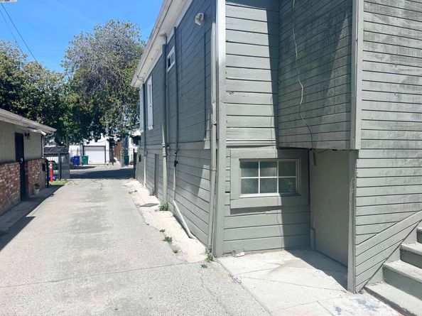 1180 73Rd Ave, Oakland CA 94621