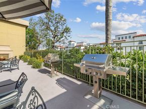 5009 Woodman Avenue 113, Sherman Oaks CA 91423