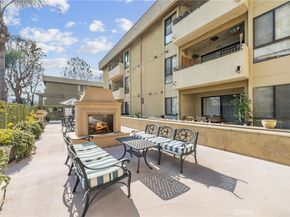 5009 Woodman Avenue 113, Sherman Oaks CA 91423