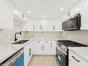 5009 Woodman Avenue 113, Sherman Oaks CA 91423