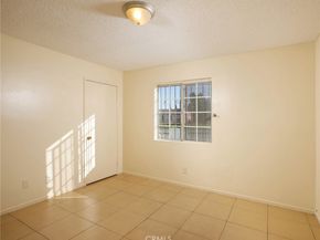 9715 S Broadway, Los Angeles CA 90003