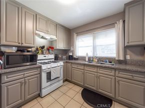 913 Walnut Avenue, Long Beach CA 90813