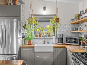 5657 Glenfinnan, Azusa CA 91702