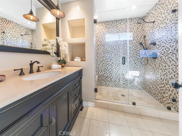 2950 N Lincoln Street, Burbank CA 91504