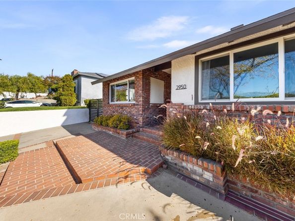 2950 N Lincoln Street, Burbank CA 91504