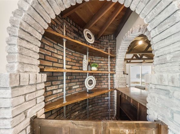 2950 N Lincoln Street, Burbank CA 91504