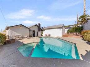 2950 N Lincoln Street, Burbank CA 91504