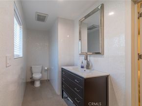 902 E WALNUT Avenue, Burbank CA 91501