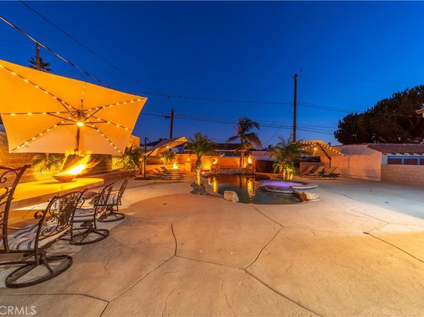 902 E WALNUT Avenue, Burbank CA 91501