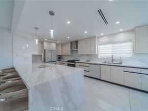 902 E WALNUT Avenue, Burbank CA 91501