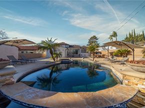 902 E WALNUT Avenue, Burbank CA 91501