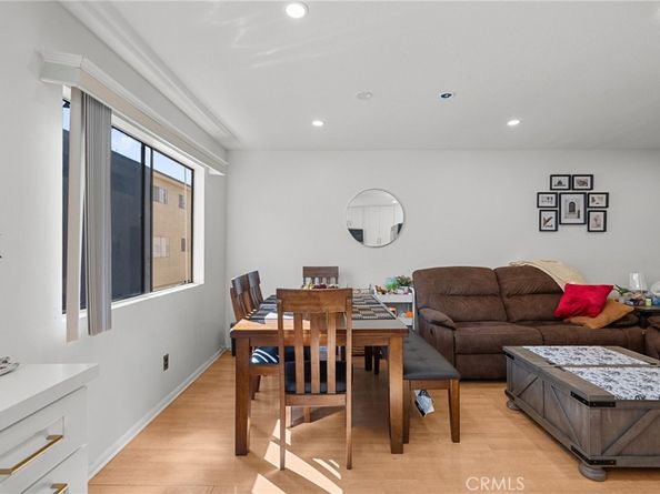 19545 Sherman Way 74, Reseda CA 91335