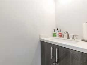 7901 Via Stefano, Burbank CA 91504