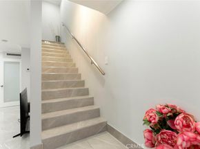 7901 Via Stefano, Burbank CA 91504