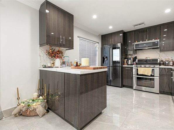 7901 Via Stefano, Burbank CA 91504